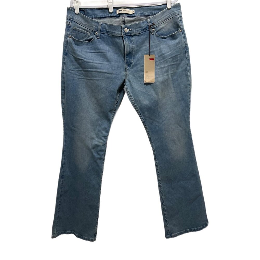 0980 Levi's 524 NWT Tall Bootcut Light Wash Denim Jeans Womens
